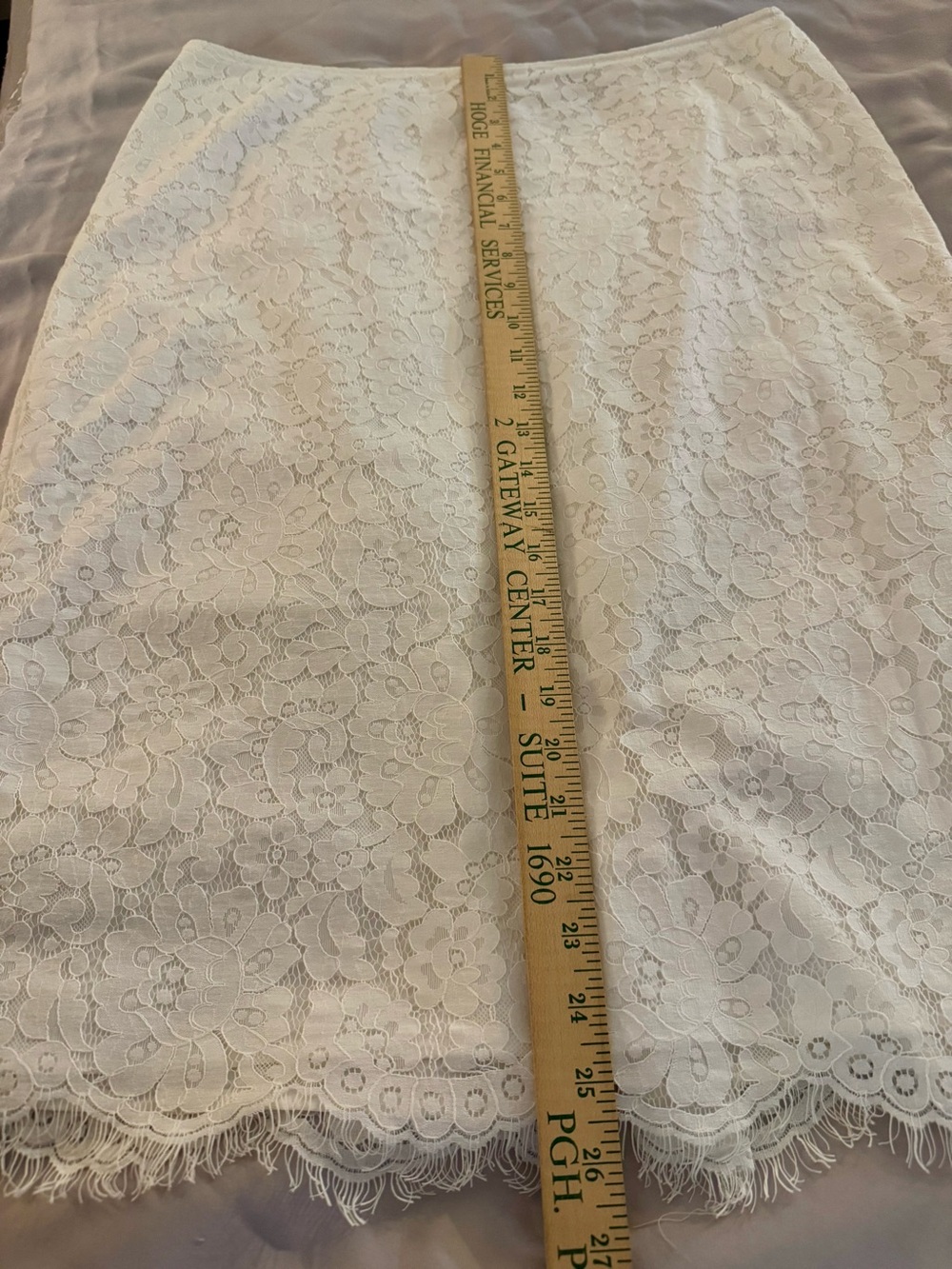 Liz Claiborne White Lace Pencil Skirt - Size 12 - Picture 11 of 11